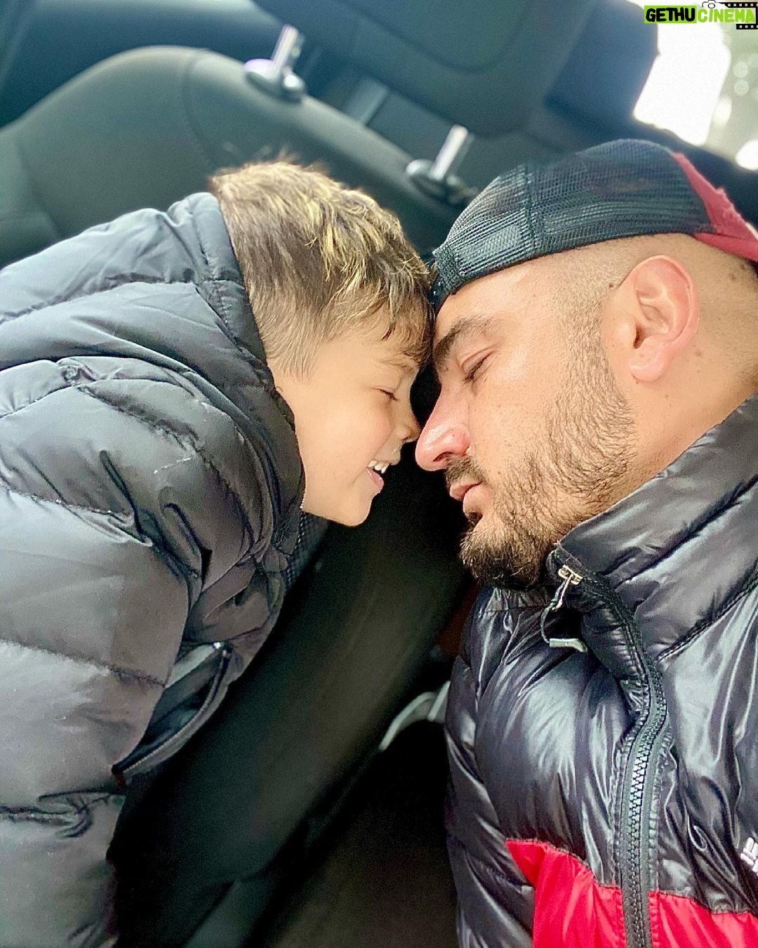 Jonathan Zidane Instagram - Un père comblé grâce à dieu merci a toi ma vie pour la femme et la maman que tu est qu’Allah nous garde ☝️ @racha_lz J’vous aime❤️