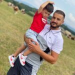 Jonathan Zidane Instagram - J’ai emmené zayn voir des vaches il m’a dit ramène moi vite a marseille tu m’a pris pour kamini?