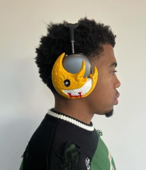 Jordan Bentley Instagram - Had fun with a 3D printer & made these Soul Eater AirPod max covers.

Each side is 3D printed with a hand painted finish for details.