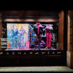 Jordan Haj Instagram – Máváme z Athén. Odpočíváme.
Kdyby se vám po nás stýskalo, běžte na Příkopy :-) @columbia_eu  @footshop_prague aneb outfity z videoklipu ŠŤASTNÝ A VESELÝ to dotáhly až do prestižní vitríny! 🎄🎄🎄 Na příkopě