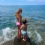 Jordan Haj Instagram – Liferoundhere ⛱️

1 @emmasmetana_music 
2 mini @emmasmetana_music 
3 člověk co patří na jih
4 na světě existujou místa kde 10 letý chlapečci v restauraci na pláži nemaj v ruce mobil a hrajou karty. A taky tam existujou teenage party co si povídaj, hladí se u toho letmo po hlavě a zátylku a hrajou karty a do mobilu koukají zběžně. #somethinginthewater i guess
5 Achjo fakt.. 35let, nula zákroků, 2vě děti.. jóga a strava a genetika východoevropský ženy i guess :)))
6 kriminálník
7 Lennon učí svojí sestru ovládat moře rukou a soustředěním. Naučil jsem jí to včera, uvěřila mi, že to maká.. dnes jsem tomu začal věřit, pozorovajíc je dvě, taky. #dune 
8 afterparty/movietime
9 🌰🌰🌰
10 snídaně Old School Movies
