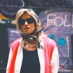 Jordan Haj Instagram – Táta maloval, teta Bára graficky zpracovala, kámoši vyrobili všichni ostatní kupovali a nosili 🧣a pro velký zájem a krásné reakce odteď i pro ty, co nebyli ve fóru. Naskladněno pár kusů na www.BYNOW.cz v sekci SHOP..
-a prosby o černou heavy mikinu s kapucou také vyslyšeny Monastiraki