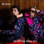 Jordan Haj Instagram – Máváme z Athén. Odpočíváme.
Kdyby se vám po nás stýskalo, běžte na Příkopy :-) @columbia_eu  @footshop_prague aneb outfity z videoklipu ŠŤASTNÝ A VESELÝ to dotáhly až do prestižní vitríny! 🎄🎄🎄 Na příkopě