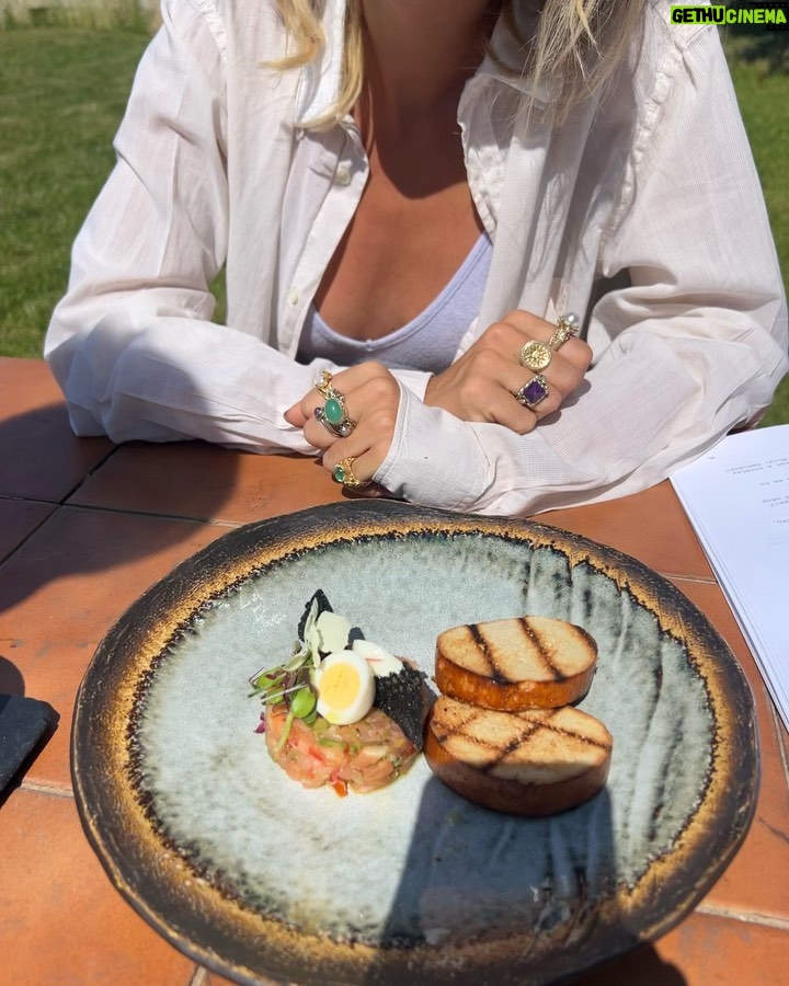 Jordan Haj Instagram - Tady se mi hodně líbilo. Kovárna Frýdštejn