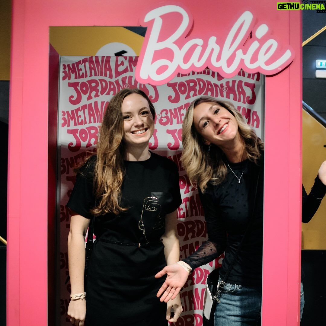 Jordan Haj Instagram - Největší koncert @emmasmetana_music a @jordanhaj 4.11❤️🔥❤️🔥❤️🔥 ve @forum_karlin je za námi, ale nepopsatelná atmosféra plná nezapomenutelných emocí je stále všude kolem nás 🥰. Vychutnávali jsme si ji v každou chvíli a všemi smysly včetně přestávek, kdy jsme dobíjeli baterky my i fantastické publikum díky skvělému cateringu od @imperialsushiprague 😍. Děkujeme Všem! A za nádherné fotky z koncertu děkujeme fantastickým - @petrvagner, @kaja.kovac, @kubokrizo, @kitiwullich 🫶🙏 #emmasmetana #jordanhaj #koncert #listopad2023 #imperialsushiprague #praguesushi #nejlepsisushivpraze #sushi #sushilovers #sushipraha #milujemesushi #cateringpraha #cateringnaparty #firemnicatering