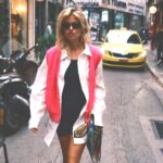 Jordan Haj Instagram – Táta maloval, teta Bára graficky zpracovala, kámoši vyrobili všichni ostatní kupovali a nosili 🧣a pro velký zájem a krásné reakce odteď i pro ty, co nebyli ve fóru. Naskladněno pár kusů na www.BYNOW.cz v sekci SHOP..
-a prosby o černou heavy mikinu s kapucou také vyslyšeny Monastiraki