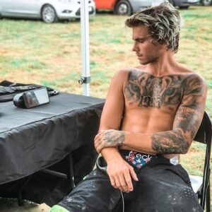 Jordi Whitworth Instagram - Watching Moto at Moto >>>>>>
•
•
•
Obviously don’t ride without my @kecks are you ?