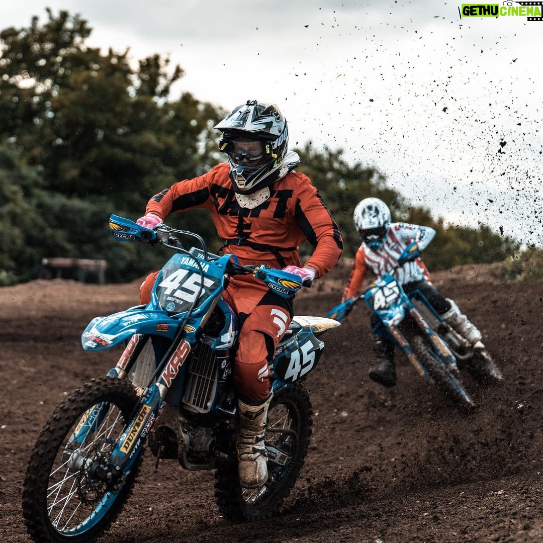 Jordi Whitworth Instagram - Great to have my brother back on the bike