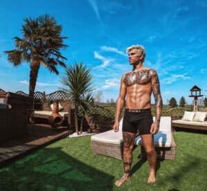 Jordi Whitworth Instagram - Weather good ☀️
