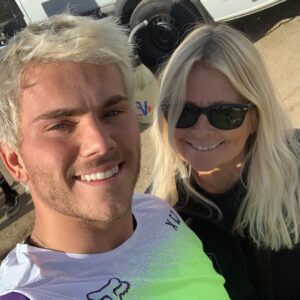 Jordi Whitworth Instagram - Happy Birthday to my absolute rock. Love you so much mom. I dunno what I’d do if you disowned me tbh. Have a great day 🖤