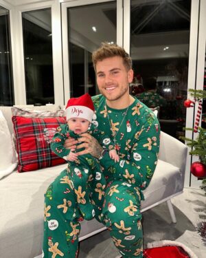 Jordi Whitworth Instagram - Merry Christmas 🎅🏼