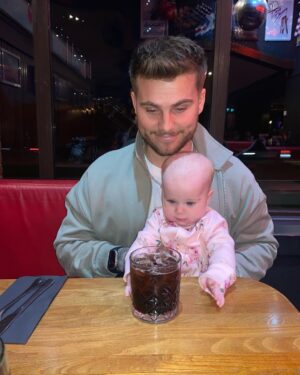 Jordi Whitworth Instagram - She went straight for the whiskey 🥃