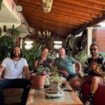 José Fidalgo Instagram - Nunca há palavras para agradecer a hospitalidade e amizade deste casal. O Rei Artur e a sua Rainha Teresa. E aqui me despedi de mais uma companheiro daqueles @dannycardoso De volta a solo… #n2 #boagente #roadtrip #vida #josefidalgo