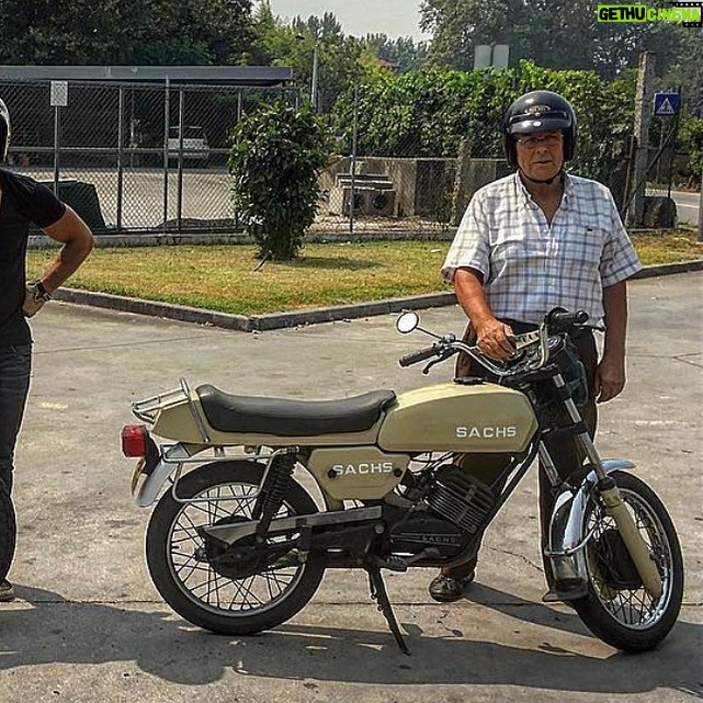 José Fidalgo Instagram - As fiéis companheiras de um homem. #justride #motorcycle