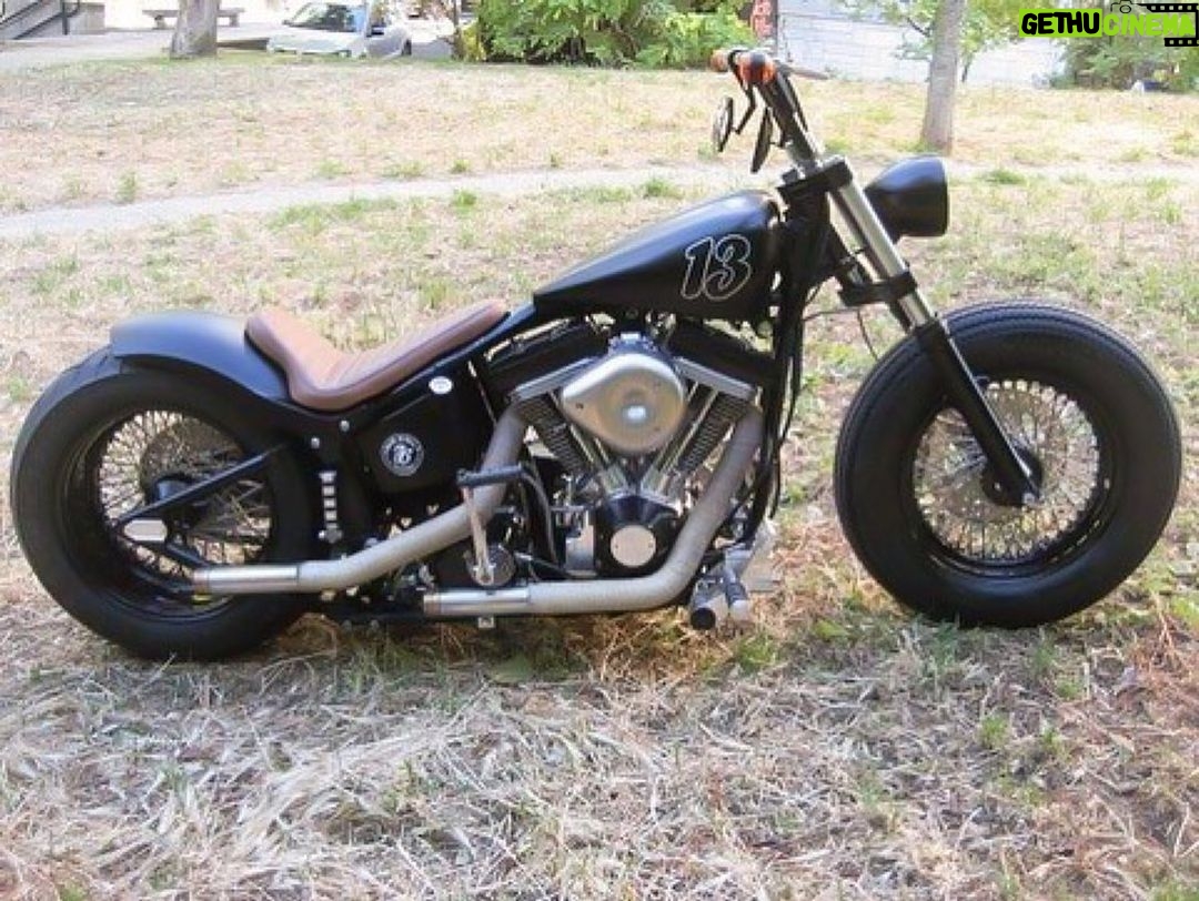 José Fidalgo Instagram - E aqui mostro a minha primeira transformação da minha segunda menina. De uma Heritage já por si transformada. @srcustommotorcyclegarage foi o seu criador. #harleydavidsonheritagesoftail #custommade #customstories #zelafproducoes