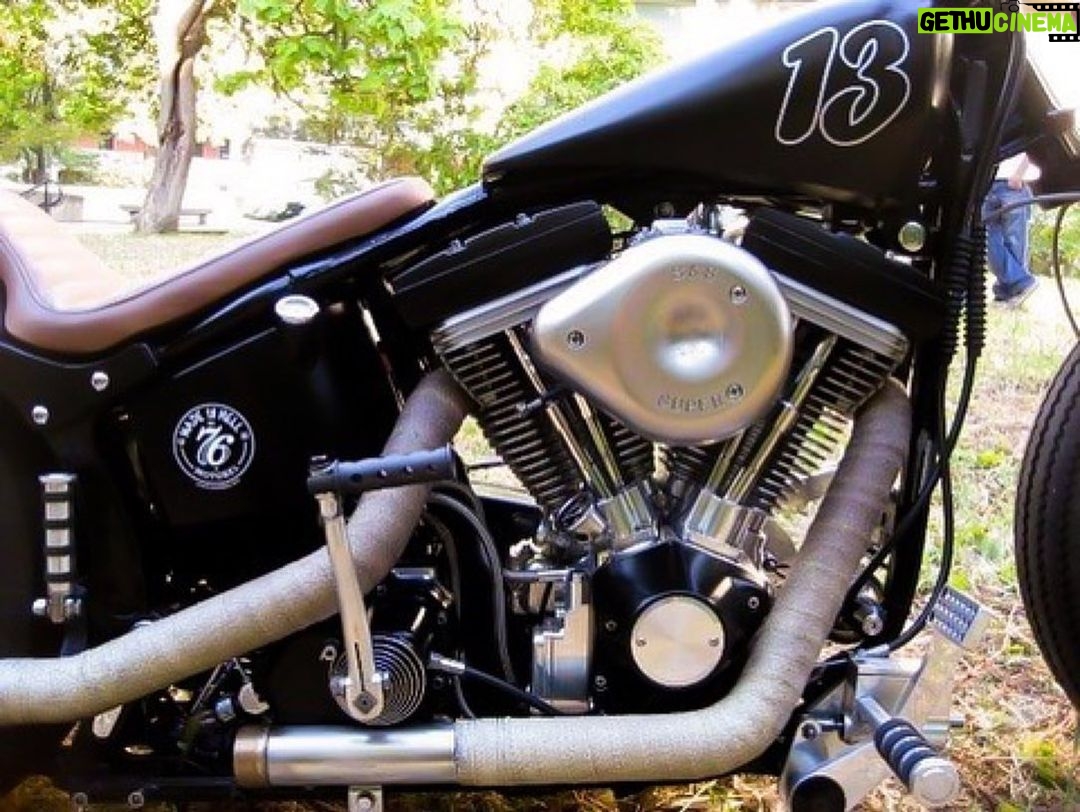 José Fidalgo Instagram - E aqui mostro a minha primeira transformação da minha segunda menina. De uma Heritage já por si transformada. @srcustommotorcyclegarage foi o seu criador. #harleydavidsonheritagesoftail #custommade #customstories #zelafproducoes