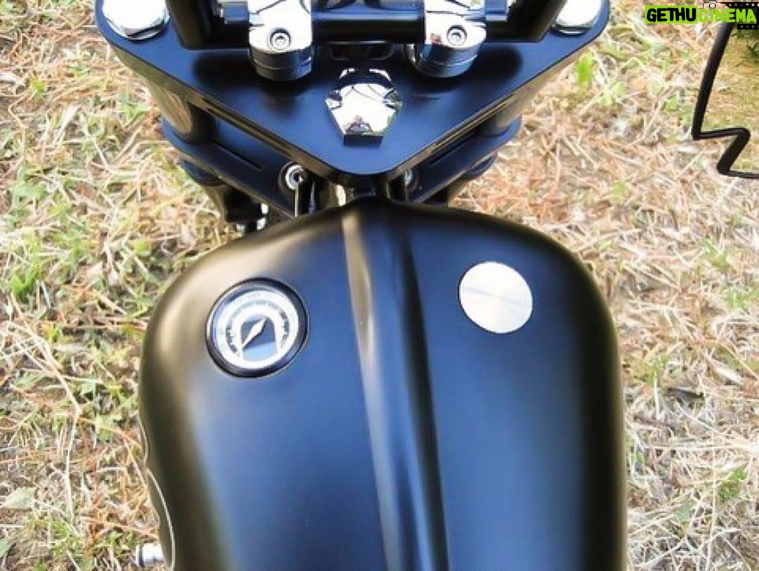 José Fidalgo Instagram - E aqui mostro a minha primeira transformação da minha segunda menina. De uma Heritage já por si transformada. @srcustommotorcyclegarage foi o seu criador. #harleydavidsonheritagesoftail #custommade #customstories #zelafproducoes