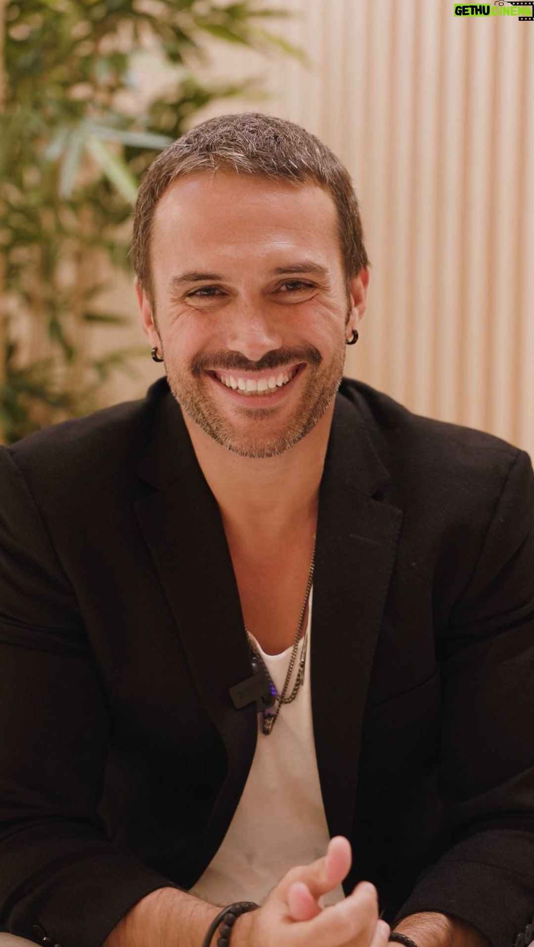 José Fidalgo Instagram - E começo uma nova relação com uma filosofia de vida que há muito ansiava encontrar. Um grupo de profissionais que se preocupam em manter, devolver ou desenvolver um bem estar físico e psicológico aos seus clientes. Estamos juntos @ousia_clinic @tristanaestevescardoso 📽️ @47shootz Lisbon, Portugal