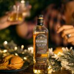 José Fidalgo Instagram - O Natal é uma partilha de momentos seja com a família ou amigos. Receber e oferecer é só um pretexto para celebrar o amor. Para mim, um bom whiskey é o culminar desses momentos. E @bushmills.portugal é o parceiro certo. Este ano, oferece um presente com 4 séculos de história. 😉@bushmills.portugal @copocone #Bushmills #BushmillsOriginal #BushmillsBlackBush #CopoCone