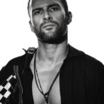 José Fidalgo Instagram - 📸 @miguelangelostudio #blackandwhite #raw