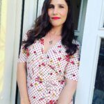 Joséphine Draï Instagram - Aller-retour express à Tel Aviv pour l’avant première d’un film qui me tient vraiment à cœur (extrait de la bande annonce en fin de post). L’histoire d’une française qui débarque en Israël et qui devient folle. A l’image de mon expérience sur place (mais trop d’amour). Merci à tous (@georges.benayoun le 1er) sans qui je n’aurais jamais eu la chance de participer à cette folle aventure. « Paris boutique » sort le 23 juin en Israël. Y’all ah 💃🏼♥️🎬 (p.s: robe @rouje )