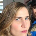 Joséphine Draï Instagram - Lundi 23 août à 21h05 sur TF1! « Belle belle belle », l’adaptation du film « I feel pretty » avec @amyschumer. Je suis fière de cette aventure auprès de comédiens si talentueux, fière de cette fable au joli message, fière d’avoir incarné cette fille pleine de complexes, avec un cruel manque de confiance en soi, qui se réalise enfin quand elle pose un regard plus « doux » sur elle. C’est exactement qui je suis depuis tant d’années... (peut être vous aussi?) Ayons enfin confiance en nous... 🙏🏻 Merci pour tout @anne_depetrini je te suivrai jusqu’à la lune et au delà. Hâte d’avoir vos retours ❤️