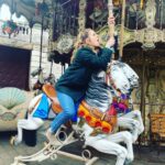 Joséphine Draï Instagram – -« Euh… Joséphine, y a des enfants. C’est gênant là»
-« Ah oui pardon. » (et elle continua 10mn) #HorsePoleDance 🎠