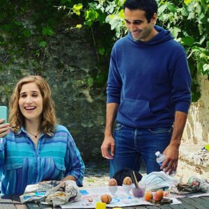 Joséphine Draï Instagram - T’en as pas marre de sourire comme une débile toute seule?! Non, surtout pas quand je lis tous vos adorables messages!!! #PlanCoeur #EpisodeSpécialConfinement #Saison2Episode7 #MERCI❤️🙏🏻