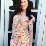 Joséphine Draï Instagram - Aller-retour express à Tel Aviv pour l’avant première d’un film qui me tient vraiment à cœur (extrait de la bande annonce en fin de post). L’histoire d’une française qui débarque en Israël et qui devient folle. A l’image de mon expérience sur place (mais trop d’amour). Merci à tous (@georges.benayoun le 1er) sans qui je n’aurais jamais eu la chance de participer à cette folle aventure. « Paris boutique » sort le 23 juin en Israël. Y’all ah 💃🏼♥️🎬 (p.s: robe @rouje )