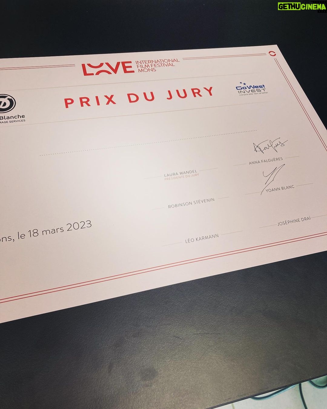 Joséphine Draï Instagram - Mon 1er jury de Festival! Ça ne s’oublie pas… @festival_de_mons 🇧🇪♥️😂🎞