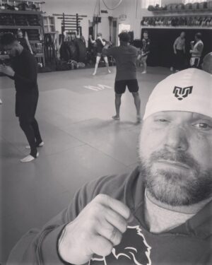 Josh Burns Instagram - Finally back in the gym been officially cleared by @lifemedicalcentermi my hand is 100%. Here’s to puking and enjoying gym life!! 🤢🤮😂😂