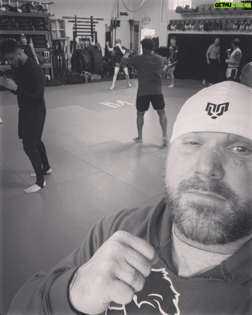 Josh Burns Instagram - Finally back in the gym been officially cleared by @lifemedicalcentermi my hand is 100%. Here’s to puking and enjoying gym life!! 🤢🤮😂😂 Victorious MMA