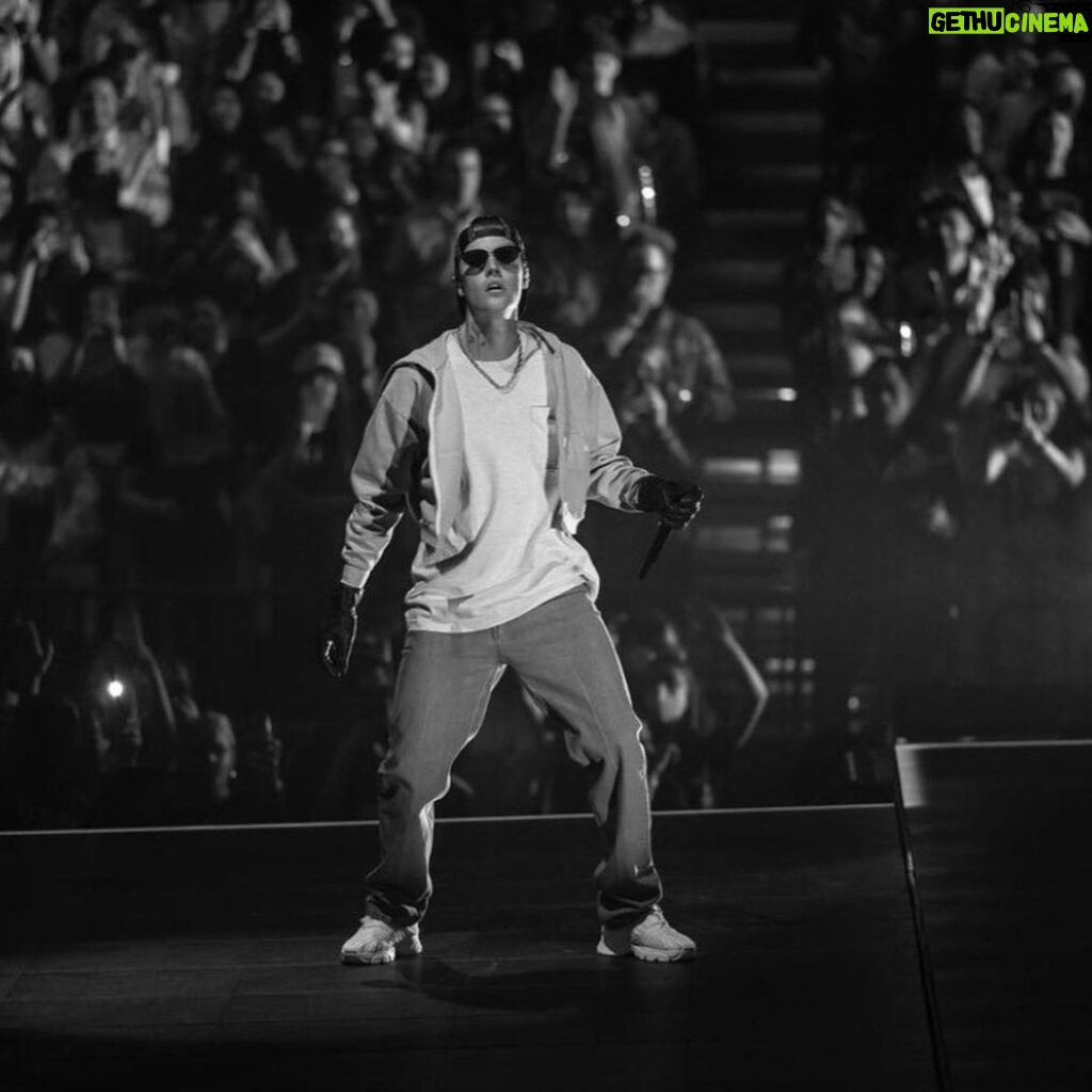 Josh Gudwin Instagram - Been rockin w @justinbieber for a while now and still get awe struck seeing him performing in front of a sold out arena. Never gets old!!!!