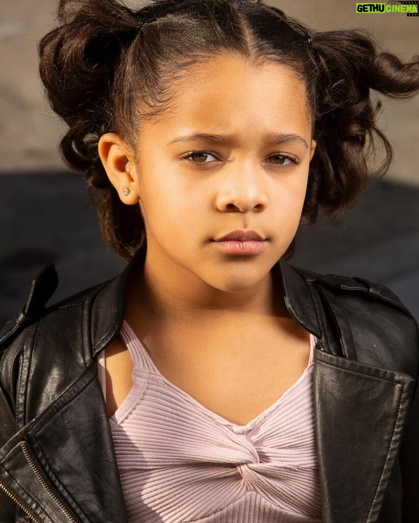 Journey Christine Instagram - Love this pic 💕 Thank you @westbeaconpictures . . . . . #TheUpshaws #MayaUpshaw #JourneyChristine #YoungHollywood #Sagaftra #castme #bookme #headshots