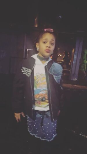 Journey Christine Instagram - Lovin my fit from @hausofhumble 💕