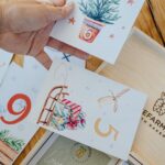 Judith Rakers Instagram - (Aktualisierung: Leider ist der Kalender schon wieder ausverkauft. Ich lasse nochmal eine kleine Menge nachproduzieren…). 🥕Back in stock: unser Bio-Saatgut-Adventskalender ist wieder auf Lager :-) Allerdings in kleiner Auflage. Ihr könnt bestellen in unserem Farmshop unter www.Homefarming.de. Montag entscheiden wir, ob wir nochmal eine größere Menge produzieren lassen. Ich hätte nicht gedacht, wieviel Freude ihr daran habt - wir packen hier auf der kleinen Farm, was das Zeug hält. Selbst Luise muss helfen. #homefarming #bio #samenfestesSaatgut #nachhaltigeprodukte #Geschenkidee #adventskalender #restock