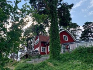 Judith Rakers Instagram - Heute verreisen wir gemeinsam nach Schweden, wenn ihr mögt: es geht nach Stockholm und in die Schären, wo Natur und Wasser umwerfend schön sind. Und diese zauberhaft freundlichen Menschen überall…. Ich habe die ganze Zeit gedacht: hier würde ich auch gern leben. Um 20.15 Uhr gehts los - im NDR-Fernsehen. Bis gleich!! #wunderschön #stockholm #schären #schweden #reisereportage #neuefolge