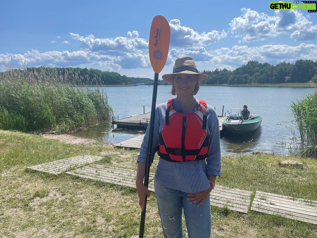 Judith Rakers - 15.5K Likes - Heute verreisen wir gemeinsam nach Schweden, wenn ihr mögt: es geht nach Stockholm und in die Schären, wo Natur und Wasser umwerfend schön sind. Und diese zauberhaft freundlichen Menschen überall…. Ich habe die ganze Zeit gedacht: hier würde ich auch gern leben. Um 20.15 Uhr gehts los - im NDR-Fernsehen. Bis gleich!! #wunderschön #stockholm #schären #schweden #reisereportage #neuefolge