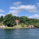 Judith Rakers Instagram - Heute verreisen wir gemeinsam nach Schweden, wenn ihr mögt: es geht nach Stockholm und in die Schären, wo Natur und Wasser umwerfend schön sind. Und diese zauberhaft freundlichen Menschen überall…. Ich habe die ganze Zeit gedacht: hier würde ich auch gern leben. Um 20.15 Uhr gehts los - im NDR-Fernsehen. Bis gleich!! #wunderschön #stockholm #schären #schweden #reisereportage #neuefolge