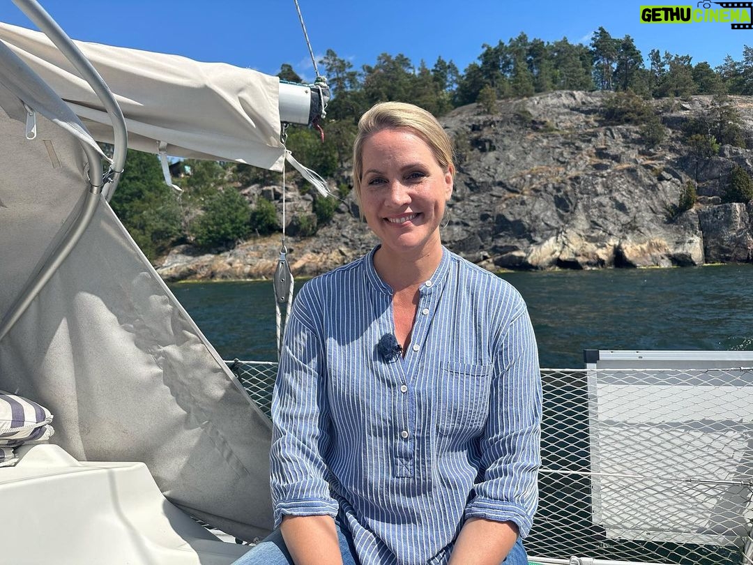 Judith Rakers - 15.5K Likes - Heute verreisen wir gemeinsam nach Schweden, wenn ihr mögt: es geht nach Stockholm und in die Schären, wo Natur und Wasser umwerfend schön sind. Und diese zauberhaft freundlichen Menschen überall…. Ich habe die ganze Zeit gedacht: hier würde ich auch gern leben. Um 20.15 Uhr gehts los - im NDR-Fernsehen. Bis gleich!! #wunderschön #stockholm #schären #schweden #reisereportage #neuefolge