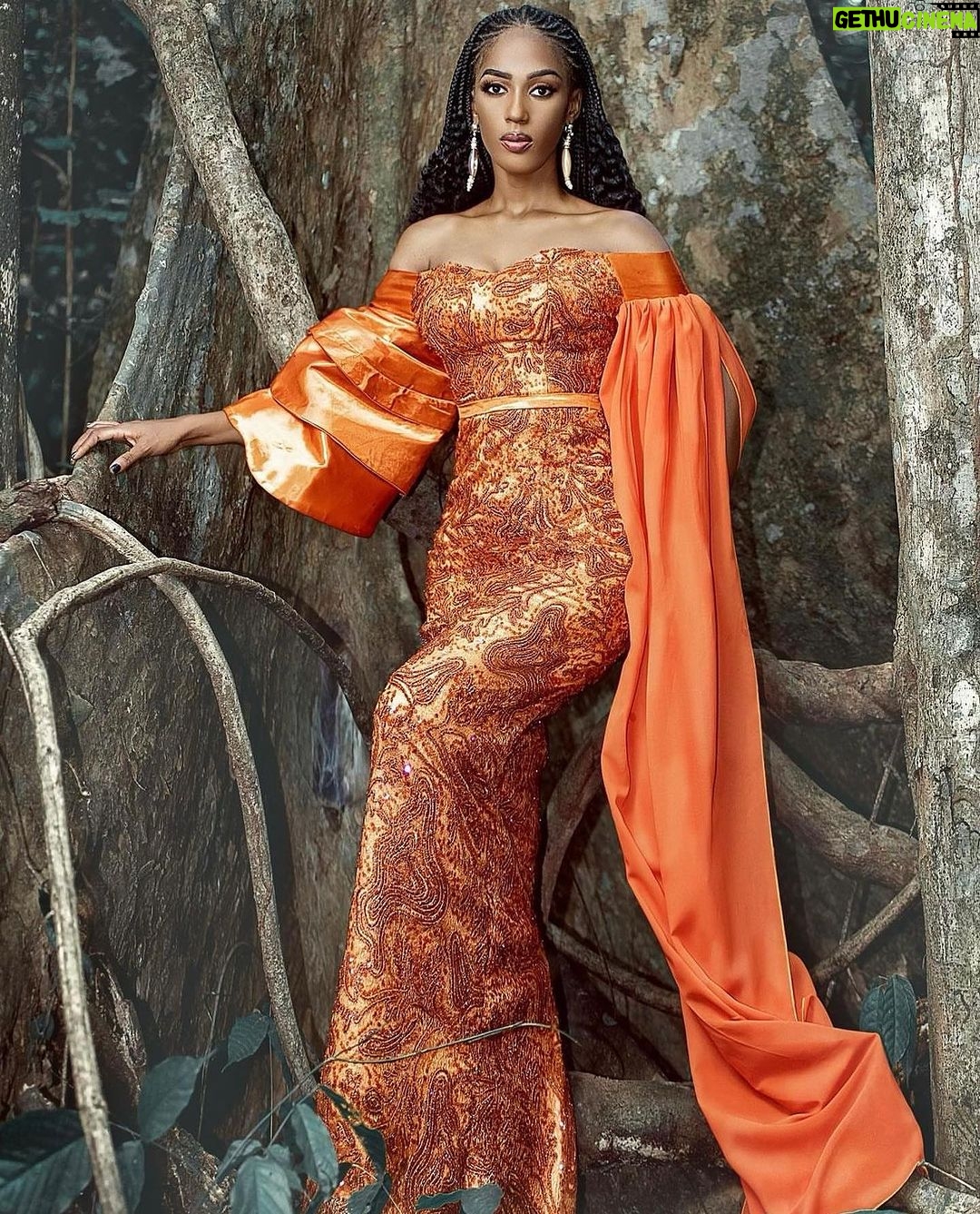 Julia Samantha Edima Instagram - Nature is a source of strength to be explored, in its beauty and presence๐๐๐ : : ๐ธ : @rose_noa_pictures ๐ : @nitzolstyle #missworldcameroon #yourmentaltourbeauty #missworld