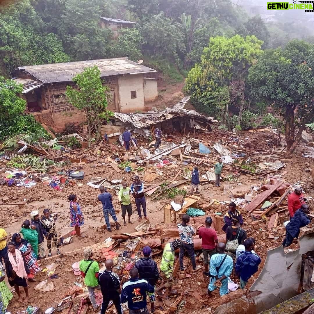 Julia Samantha Edima Instagram - My country 🇨🇲is facing a tragedy at the moment: a landslide causes several deaths and injured in the political capital Yaoundé, more precisely in the Mbankolo district.💔 💔💔 let us unite in prayer for these unfortunate families and people who have left. , let's go trying to comfort them as best we can with today 🤲🏽😔 #Mbankolo Mbankolo,Yaoundé,Cameroun