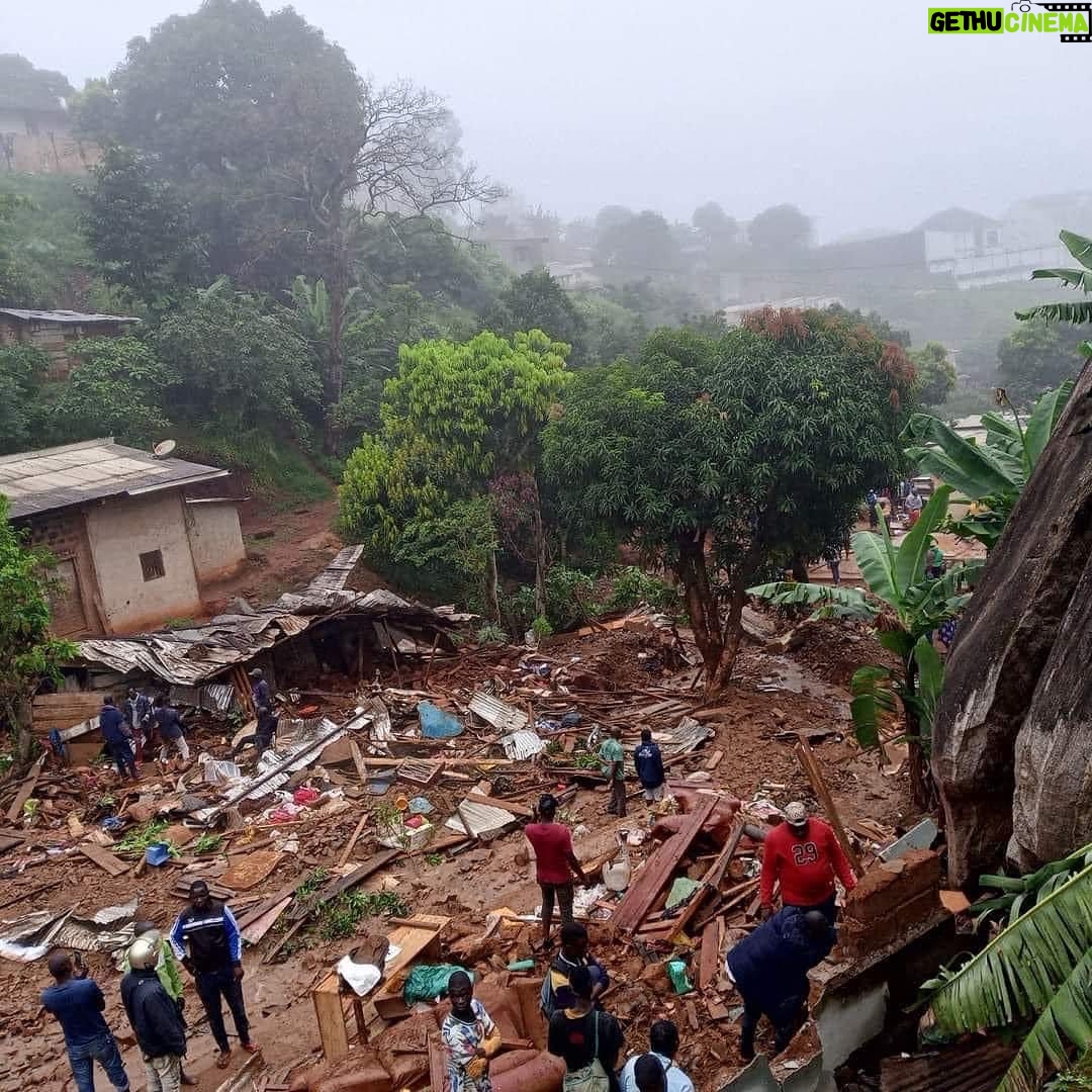 Julia Samantha Edima Instagram - My country 🇨🇲is facing a tragedy at the moment: a landslide causes several deaths and injured in the political capital Yaoundé, more precisely in the Mbankolo district.💔 💔💔 let us unite in prayer for these unfortunate families and people who have left. , let's go trying to comfort them as best we can with today 🤲🏽😔 #Mbankolo Mbankolo,Yaoundé,Cameroun