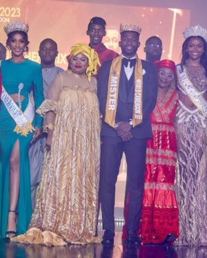Julia Samantha Edima Instagram - @misterworldcameroon  is a beauty contest that offers the world the quality of Cameroonian male beauty in its elegance, charisma and intellect.

I had the privilege to preside the jury yesterday, it was a real honor and an beautiful evening. Thanks to the
promoter of this competition @paskala_lalou  Emane  as
well as @miss_cameroun_officiel  the Miss cameroon organizing committee (Comica) to promote Cameroonian beauty with so much dedication
and passion, to give her incredible platforms of expression!
Congratulations to our Mister World Cameroon 2023 @moth_hendrix_allan Mister world Cameroon centre 2023 , as well as to all the other candidates, whose courage and
presence capsized our hearts yesterday.

📸 : @_caption12_ 
 👗: Stylia by Ginger
 💄 : @vanelle_kenn 
Wig : @nourishka_officiel 
Hairstyle : @najal_thebeauty_box 

#missworldcameroon #Misterworldcameroon
#beautycontest