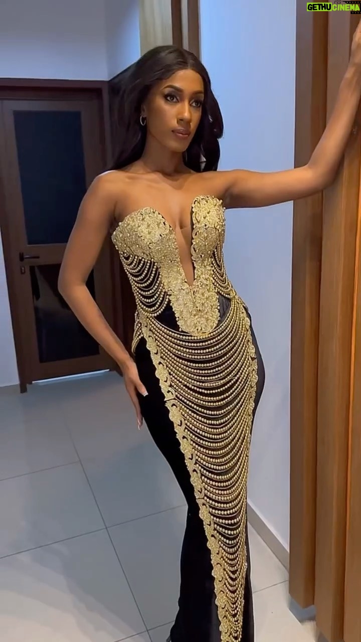 Julia Samantha Edima Instagram - Every woman is a pearl with @stylemediamonds 🪡🔥