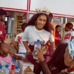 Julia Samantha Edima Instagram - On se capte à @tchopetyamo Douala à 15h pour « VOTE ET YAMO » je serai encore de service 🤌🏾, gardez mes pourboires et une belle dose d’énergie pour passer un bon moment ensemble. 🥰 L’événement fut un succès à Yaoundé , merci infiniment du soutient , j’espère vous voir nombreux ce soir à Douala ! N’oubliez pas que votre pass pour bénéficier des réductions dans le menu , c’est la présentation de l’application Mobstar dans votre téléphone 😉 Tchop Et Yamo