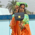 Julia Samantha Edima Instagram - La noblesse ? Y aller pas à pas avec des actes qui viennent du cœur , fidèles à vos idées et principes . Passez une excellente semaine 🍃 Ma tenue et mes accessoires viennent de chez @dame_eskiss ce matin ! N’oubliez pas de les aimer sur Mobstar également ❤️ Mon sac : @kocohlux #newweek #MondayMotivation