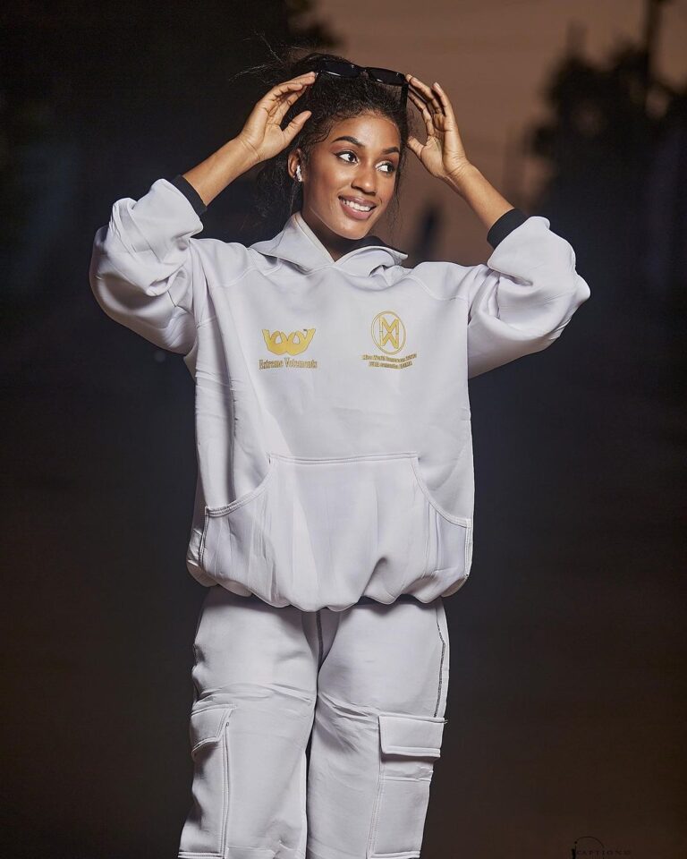 Julia Samantha Edima Instagram - Uniforms in which the Miss World Cameroon 2023 fan club will glow, when you see you know it ❤️ Yaounde: Mathias (+237 6 57 02 36 04) Veronique (+237 6 57 79 48 42) Douala: Gaelle (+237 6 97 20 44 63) Killroy (+237 6 93 58 78 50)