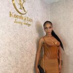 Julia Samantha Edima Instagram - La discipline est la meilleure preuve d’amour envers vous , choisissez de faire ce qui est bien pour vous maintenant , plutôt que de faire ce que vous avez envie de faire à l’instant par simple plaisir . Vous méritez plus . Vous méritez la distinction , telle une femme qui porte un sac à main de chez @kocohlux . Parce que la discipline vous donne fière allure 🤎 portez-là cette semaine ! Vos articles d'origine avec numéro de série d'authentification vérifiable Via le code-barre uniquement chez kocohlux. ☎️657370880/651456566 📍: Bali ( Douala ) en face Media plus 📍 www.kocohlux.com #KOCOHLUX #juliasamanthaedima #sacencuir #slay #femmefatale #femmestyle #femmedaffaire #entrepreneurs #femmeindépendante #douanier #banquiere #luxurylifestyle #viederêve #cameroun#douala #buéa #yaoundé