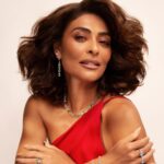 Juliana Paes Instagram - Há mais de 4 décadas a @montecarlojoias celebra o Natal e tantos momentos extraordinários com você! E hoje, tenho o orgulho de estar comemorando esta data com a marca da qual eu amo tanto ser porta-voz. Desejamos uma noite cheia de brilho, celebrando o amor e brindando à vida com aqueles que você mais ama. Finalize seu ano se presenteando com joias que iluminam ainda mais a vida!  #MonteCarloJoias #NatalMonteCarlo #OuroAmarelo18k #Diamantes #publi